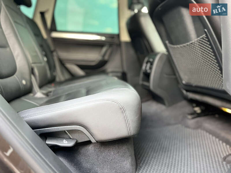 Внедорожник / Кроссовер Volkswagen Touareg 2015 в Владимире фото 65 Внедорожник / Кроссовер Volkswagen Touareg 2015 в Владимире
