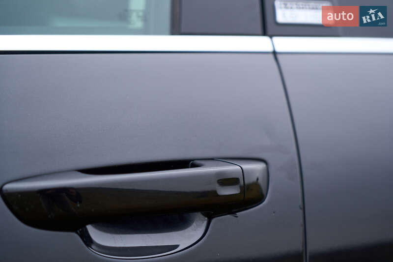 Внедорожник / Кроссовер Volkswagen Touareg 2017 в Бердичеве