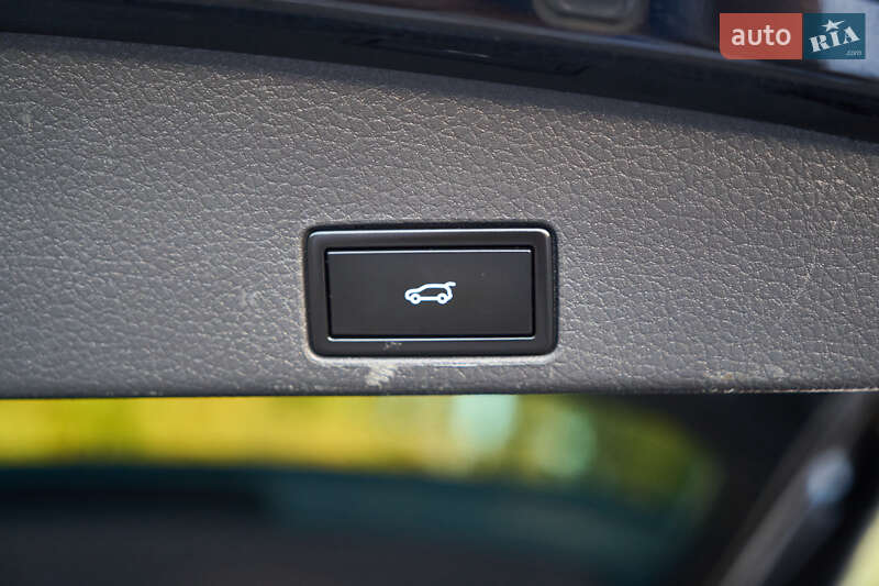 Внедорожник / Кроссовер Volkswagen Touareg 2017 в Бердичеве