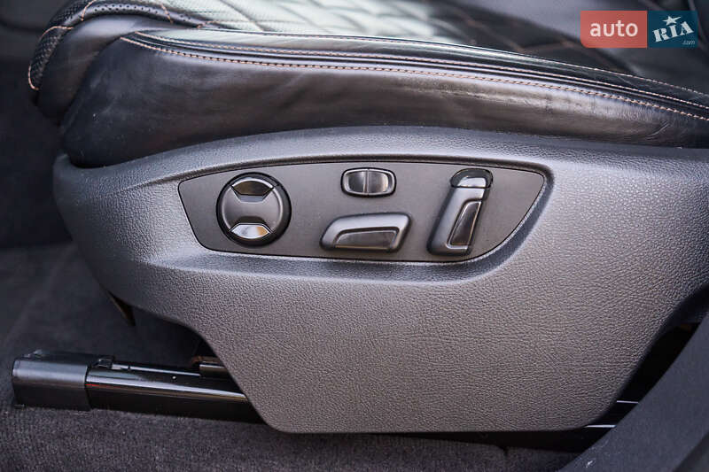 Внедорожник / Кроссовер Volkswagen Touareg 2017 в Бердичеве