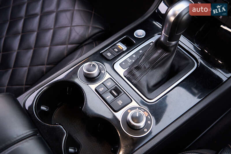 Внедорожник / Кроссовер Volkswagen Touareg 2017 в Бердичеве