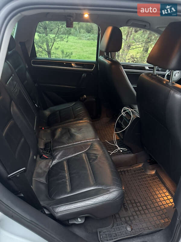 Внедорожник / Кроссовер Volkswagen Touareg 2010 в Яворове