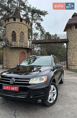 Позашляховик / Кросовер Volkswagen Touareg 2011 в Полтаві