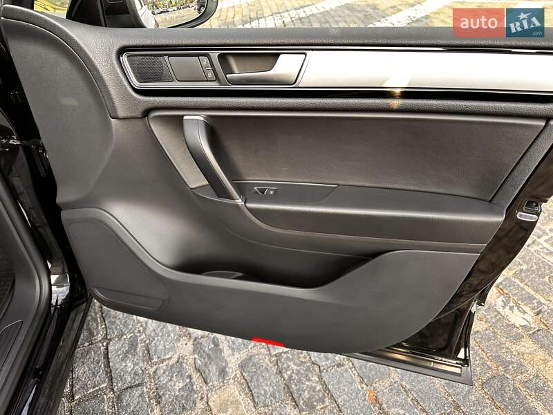 Внедорожник / Кроссовер Volkswagen Touareg 2015 в Харькове фото 28 Внедорожник / Кроссовер Volkswagen Touareg 2015 в Харькове