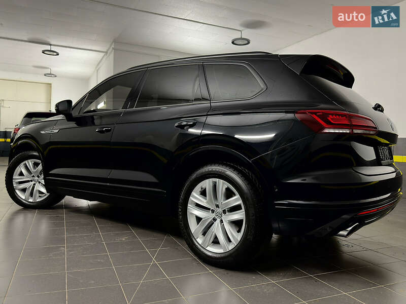 Позашляховик / Кросовер Volkswagen Touareg 2019 в Козятині