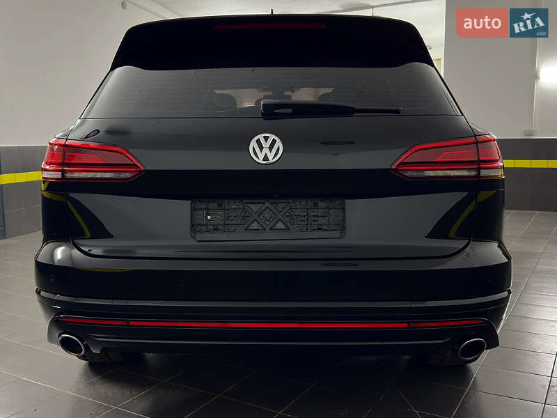 Позашляховик / Кросовер Volkswagen Touareg 2019 в Козятині