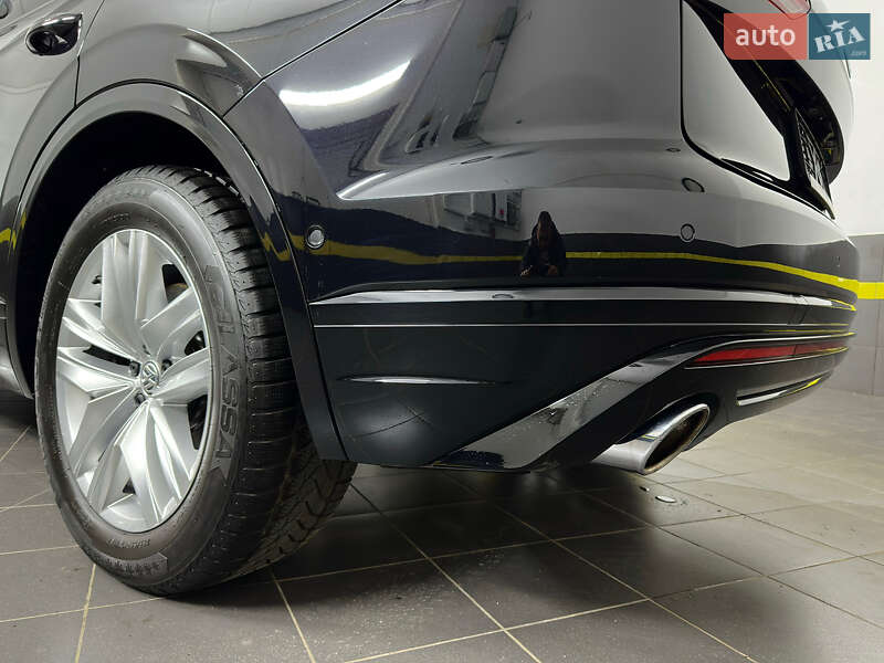 Позашляховик / Кросовер Volkswagen Touareg 2019 в Козятині