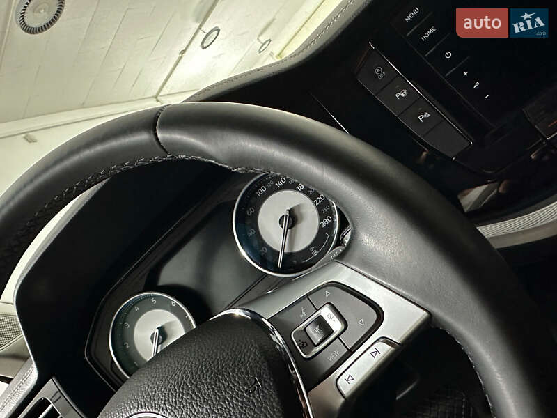 Позашляховик / Кросовер Volkswagen Touareg 2019 в Козятині