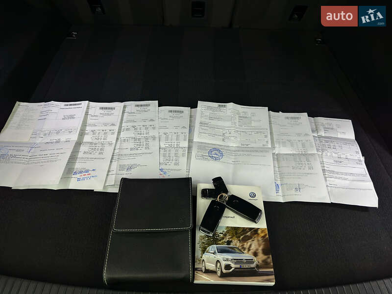 Позашляховик / Кросовер Volkswagen Touareg 2019 в Козятині