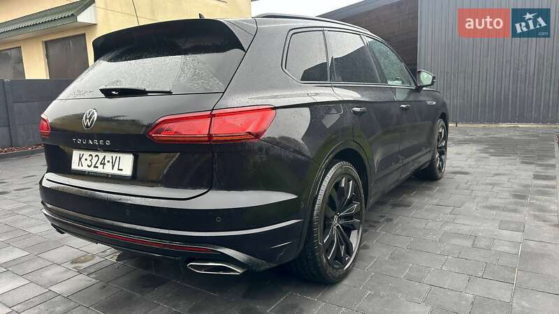 Позашляховик / Кросовер Volkswagen Touareg 2020 в Рівному