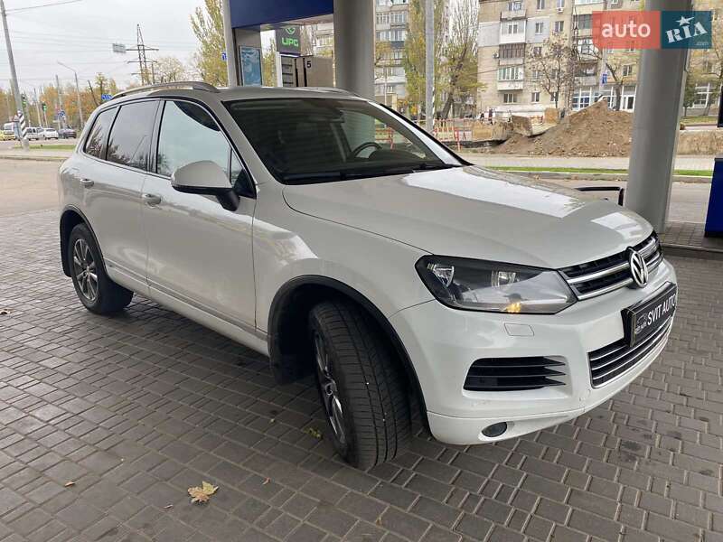 Позашляховик / Кросовер Volkswagen Touareg 2012 в Миколаєві