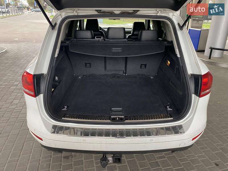 Позашляховик / Кросовер Volkswagen Touareg 2012 в Миколаєві