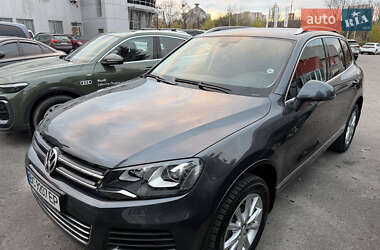 Позашляховик / Кросовер Volkswagen Touareg 2013 в Львові
