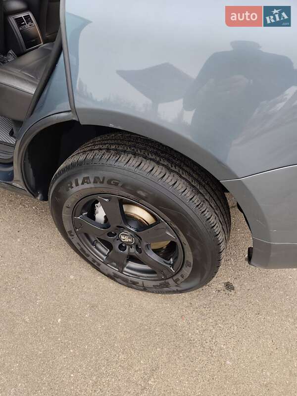 Позашляховик / Кросовер Volkswagen Touareg 2006 в Краматорську