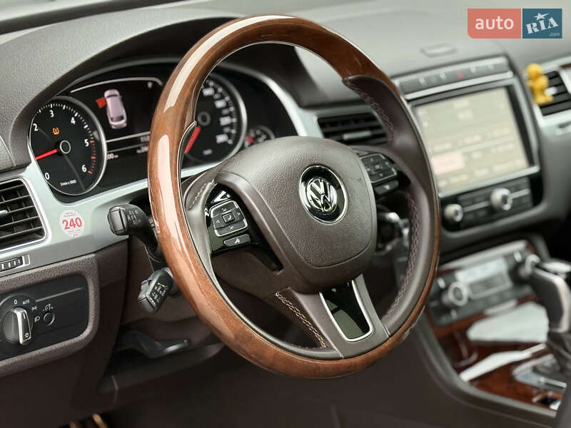 Позашляховик / Кросовер Volkswagen Touareg 2016 в Білій Церкві