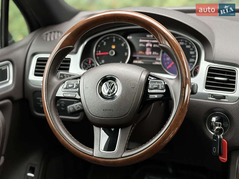 Позашляховик / Кросовер Volkswagen Touareg 2016 в Білій Церкві