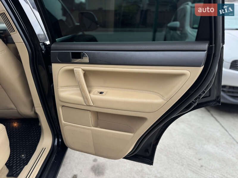 Позашляховик / Кросовер Volkswagen Touareg 2007 в Бердичеві