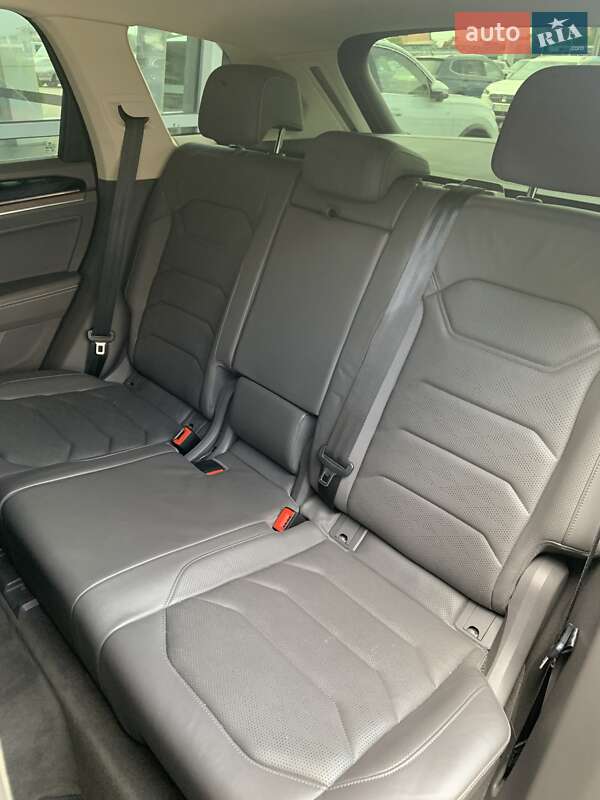 Внедорожник / Кроссовер Volkswagen Touareg 2019 в Львове фото 31 Внедорожник / Кроссовер Volkswagen Touareg 2019 в Львове