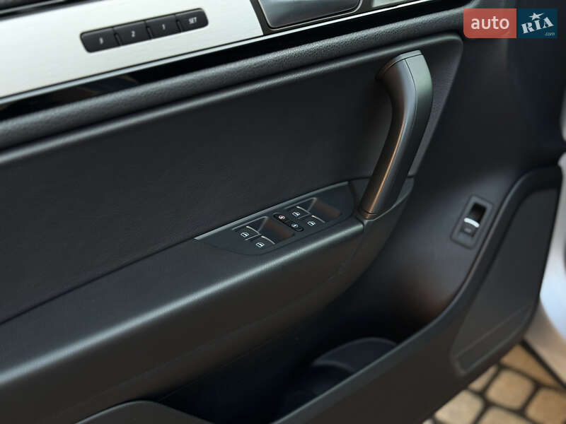 Внедорожник / Кроссовер Volkswagen Touareg 2014 в Мукачево фото 33 Внедорожник / Кроссовер Volkswagen Touareg 2014 в Мукачево