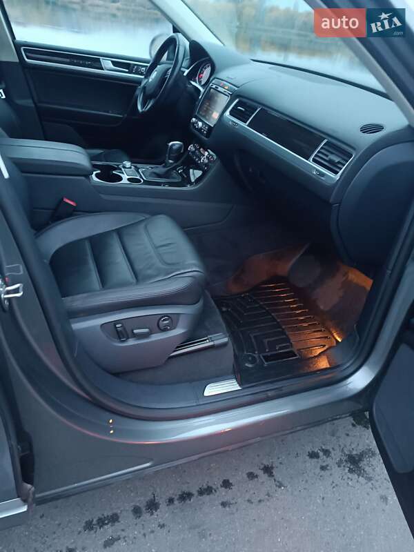 Внедорожник / Кроссовер Volkswagen Touareg 2015 в Киеве фото 23 Внедорожник / Кроссовер Volkswagen Touareg 2015 в Киеве