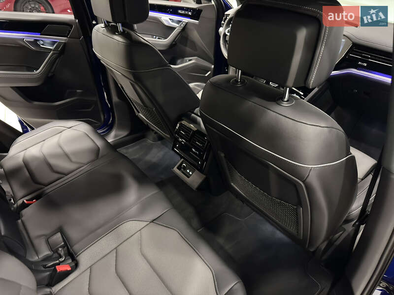 Позашляховик / Кросовер Volkswagen Touareg 2022 в Києві