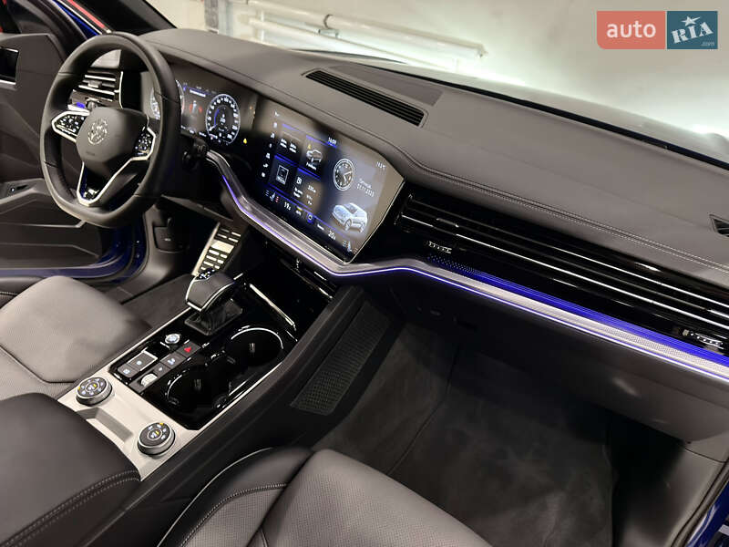Позашляховик / Кросовер Volkswagen Touareg 2022 в Києві