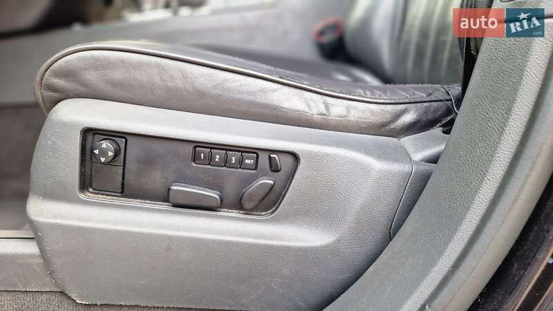 Позашляховик / Кросовер Volkswagen Touareg 2008 в Рівному