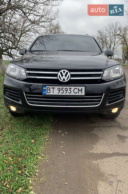 Внедорожник / Кроссовер Volkswagen Touareg 2011 в Николаеве