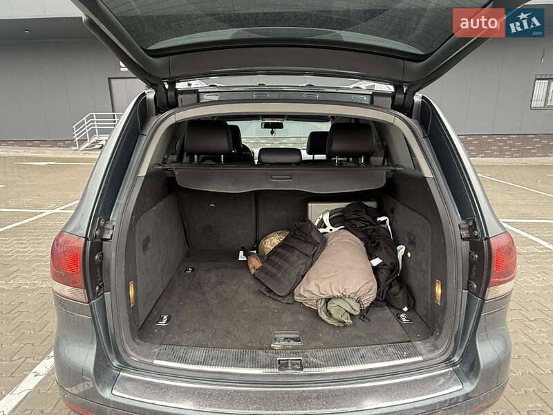 Позашляховик / Кросовер Volkswagen Touareg 2008 в Києві