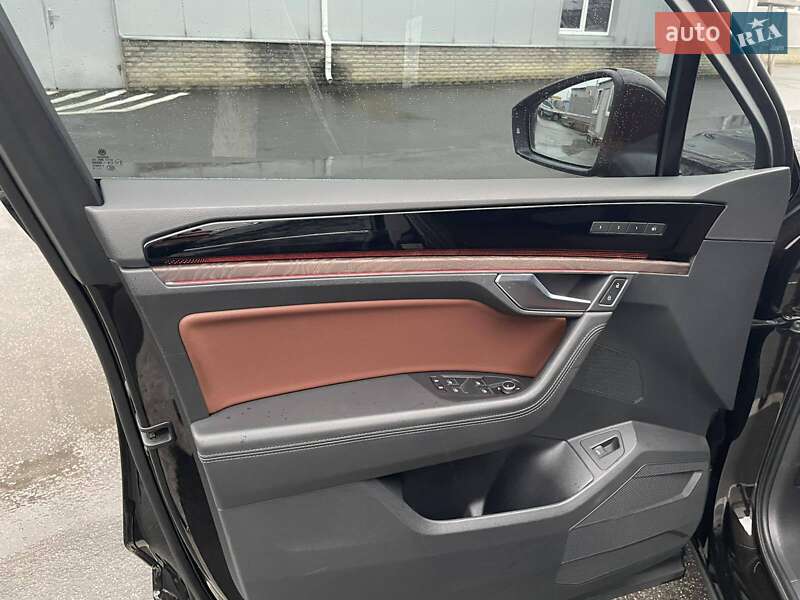 Позашляховик / Кросовер Volkswagen Touareg 2022 в Харкові