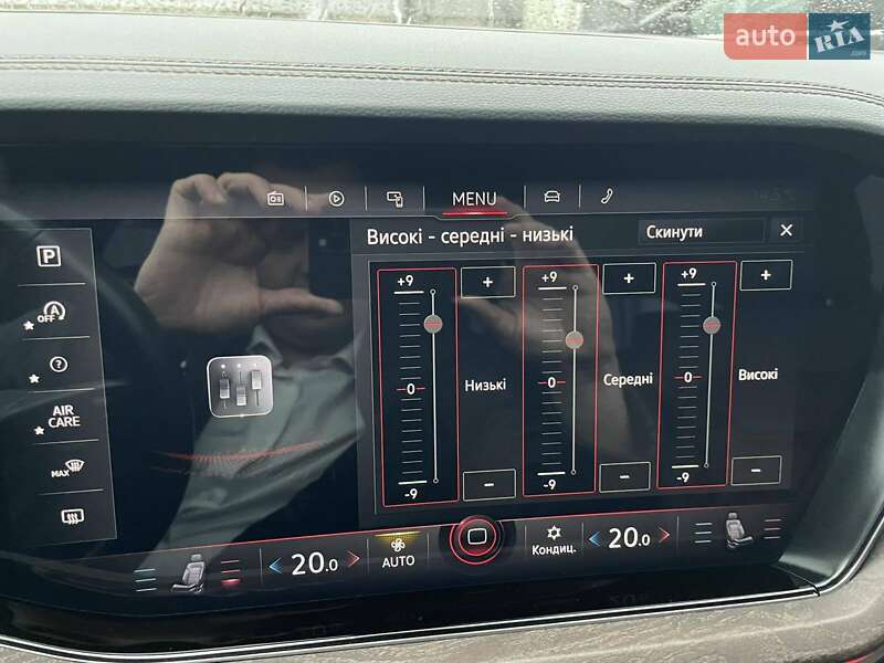 Позашляховик / Кросовер Volkswagen Touareg 2022 в Харкові