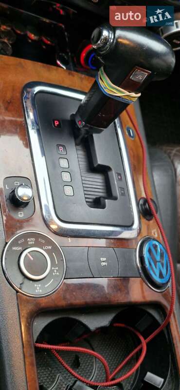 Внедорожник / Кроссовер Volkswagen Touareg 2003 в Львове
