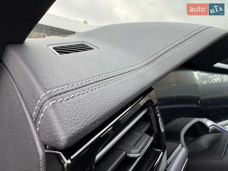 Внедорожник / Кроссовер Volkswagen Touareg 2020 в Хмельницком