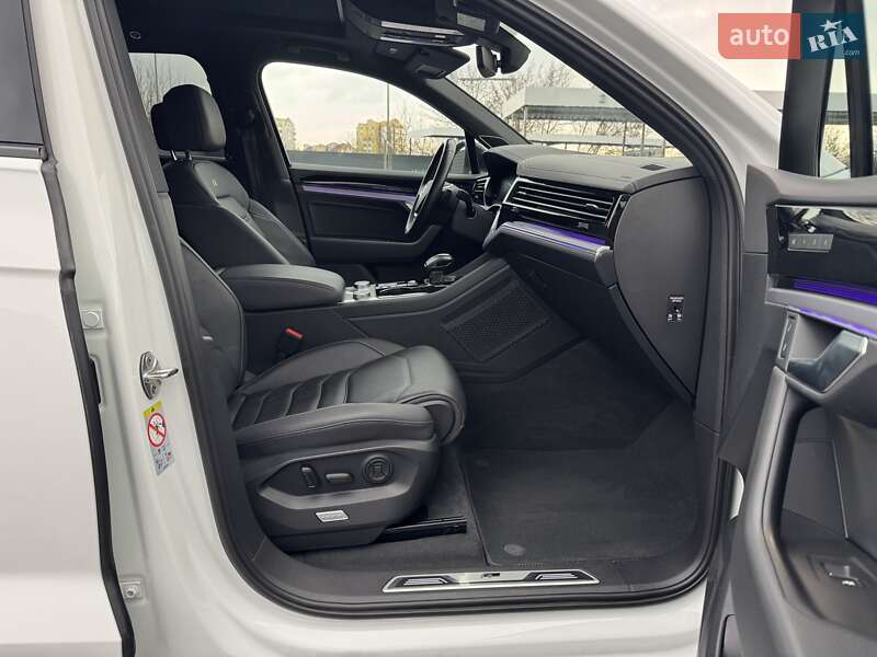 Внедорожник / Кроссовер Volkswagen Touareg 2020 в Хмельницком