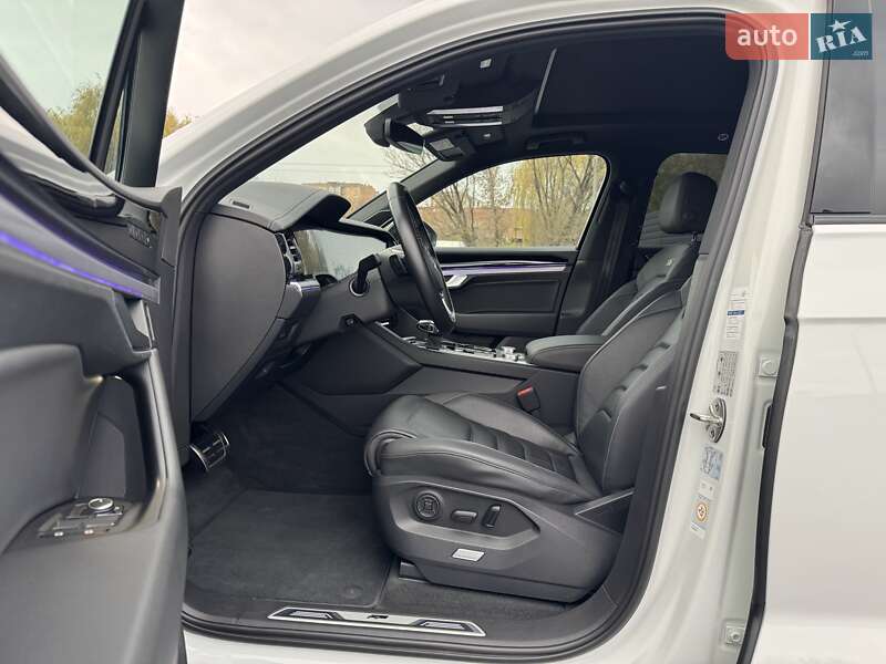 Внедорожник / Кроссовер Volkswagen Touareg 2020 в Хмельницком