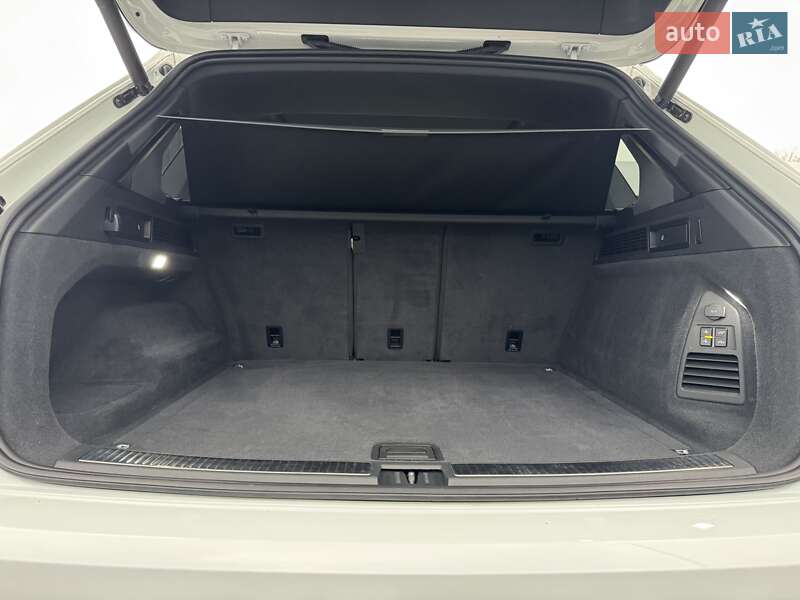 Внедорожник / Кроссовер Volkswagen Touareg 2020 в Хмельницком