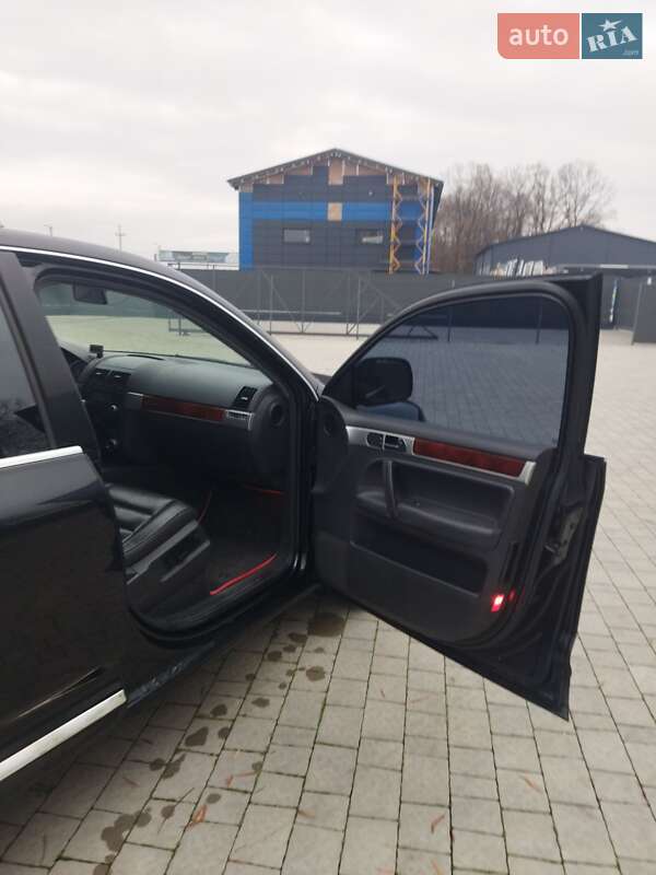 Позашляховик / Кросовер Volkswagen Touareg 2005 в Львові
