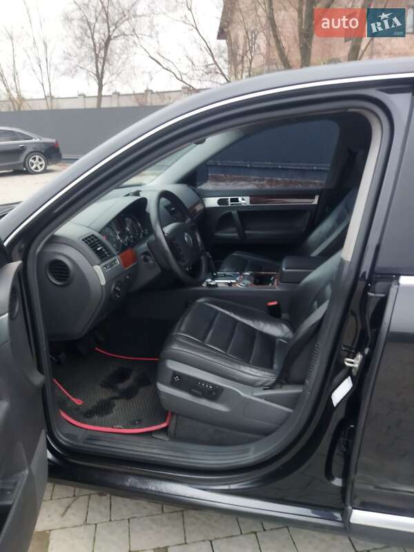 Позашляховик / Кросовер Volkswagen Touareg 2005 в Львові