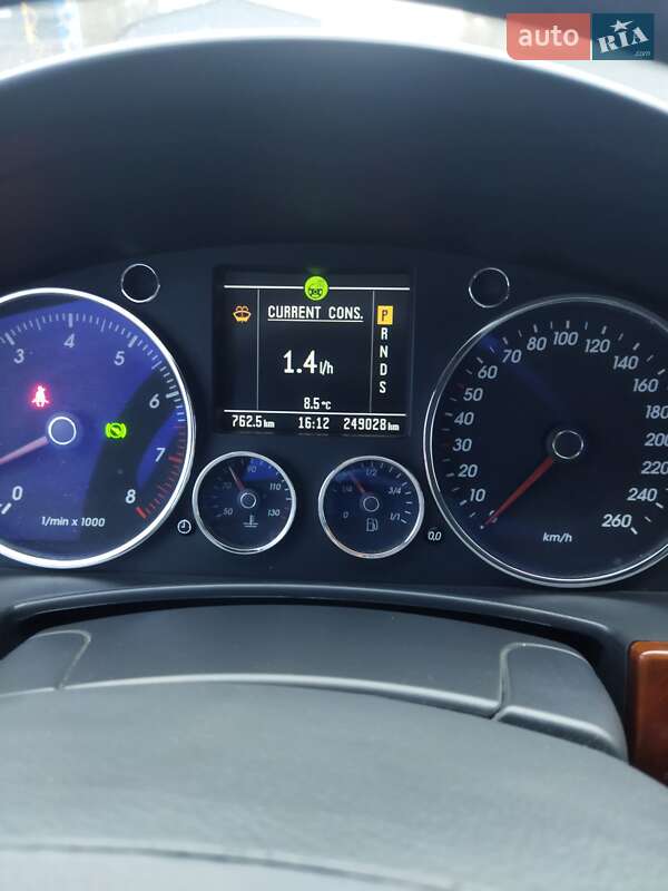 Позашляховик / Кросовер Volkswagen Touareg 2005 в Львові