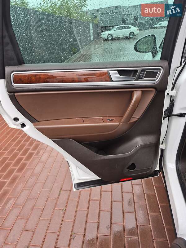 Внедорожник / Кроссовер Volkswagen Touareg 2012 в Сарнах фото 12 Внедорожник / Кроссовер Volkswagen Touareg 2012 в Сарнах