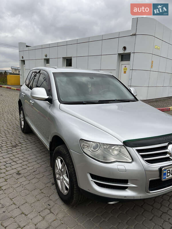 Позашляховик / Кросовер Volkswagen Touareg 2008 в Львові