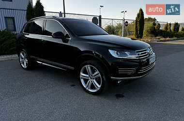 Внедорожник / Кроссовер Volkswagen Touareg 2015 в Новомосковске