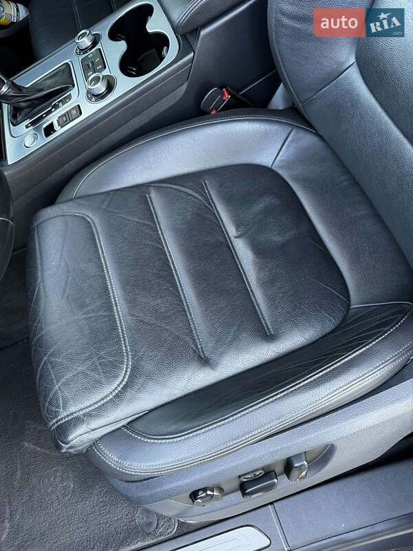 Внедорожник / Кроссовер Volkswagen Touareg 2015 в Новомосковске