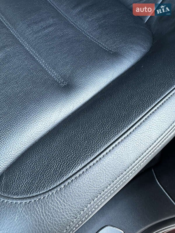 Внедорожник / Кроссовер Volkswagen Touareg 2015 в Новомосковске