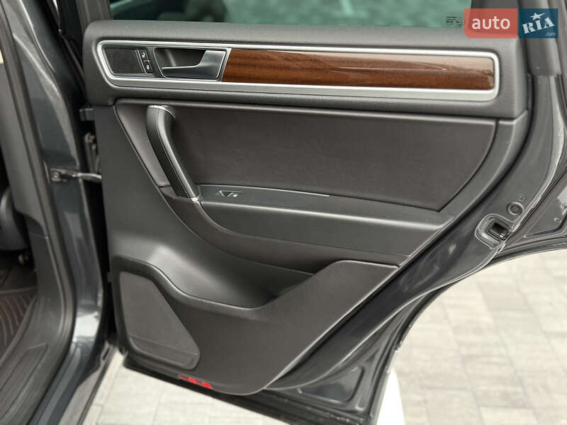 Внедорожник / Кроссовер Volkswagen Touareg 2015 в Виннице фото 25 Внедорожник / Кроссовер Volkswagen Touareg 2015 в Виннице