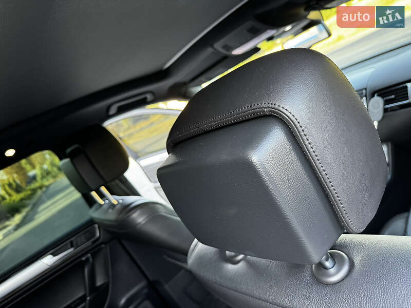 Внедорожник / Кроссовер Volkswagen Touareg 2015 в Новомосковске