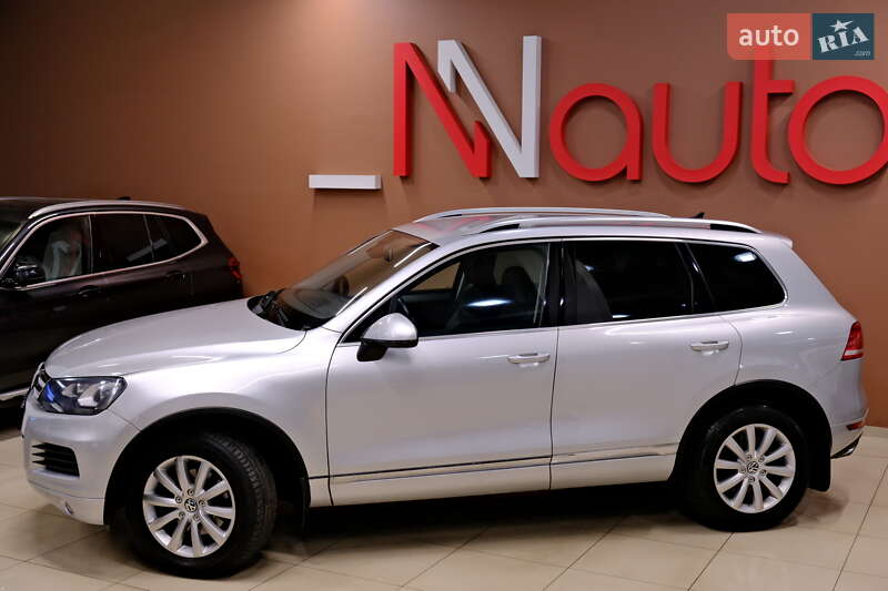 Позашляховик / Кросовер Volkswagen Touareg 2013 в Одесі