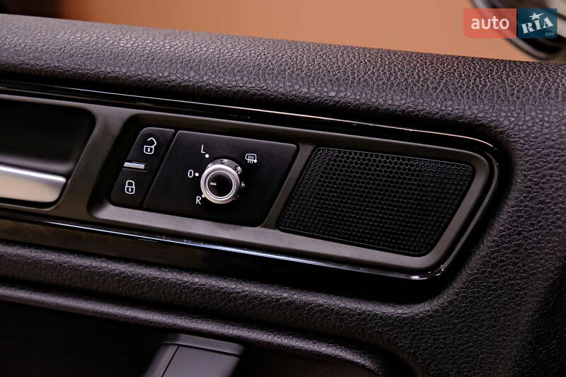 Позашляховик / Кросовер Volkswagen Touareg 2013 в Одесі