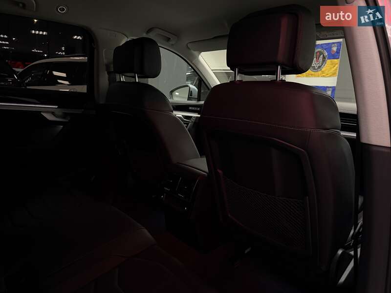 Позашляховик / Кросовер Volkswagen Touareg 2020 в Тернополі