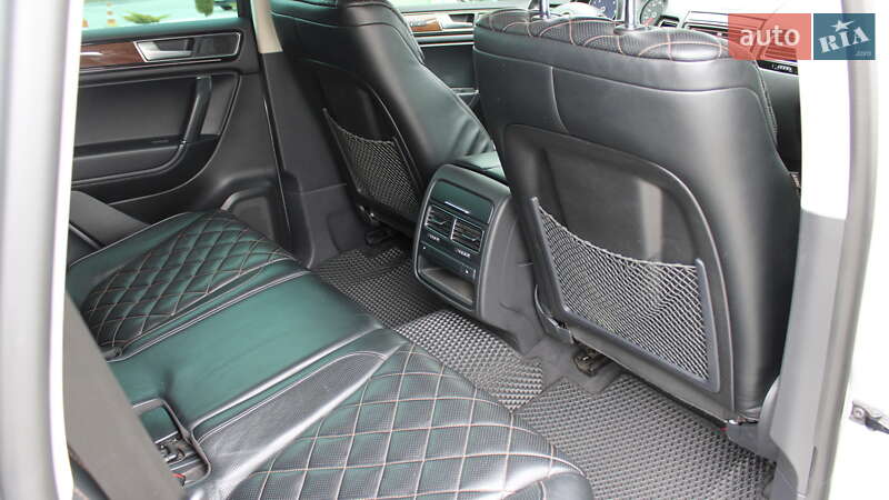 Позашляховик / Кросовер Volkswagen Touareg 2017 в Черкасах